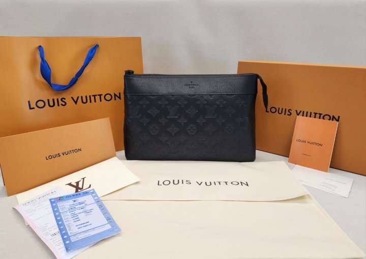 루이비통  포쉐트 보야주 수플 클러치백 82545