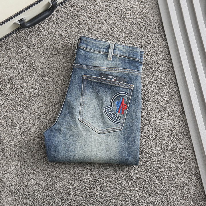 몽클레어   멀티 자수로고 스판 데님진 