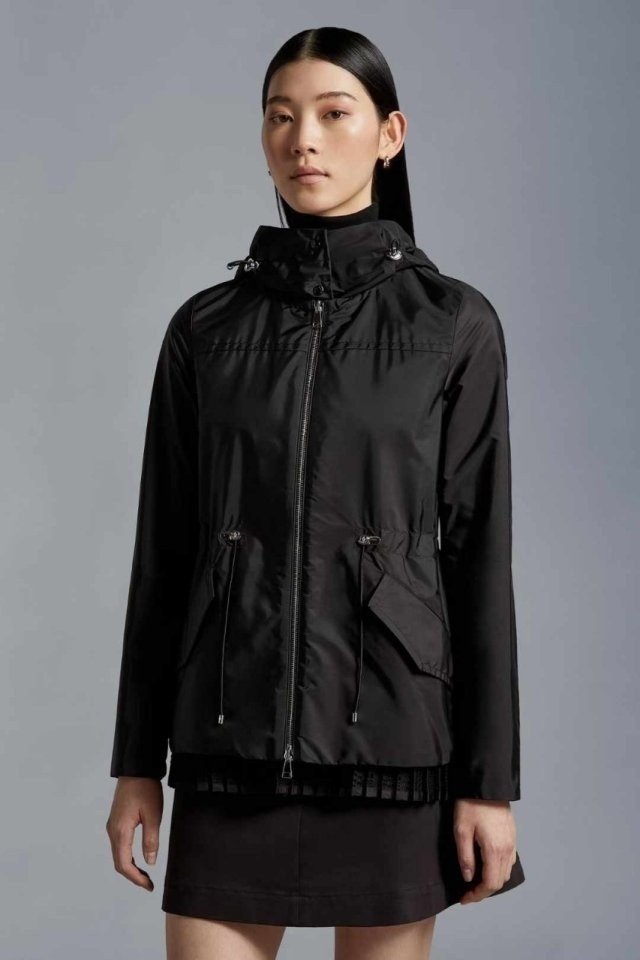 몽클레어  바아바 후드 바람막이 자켓