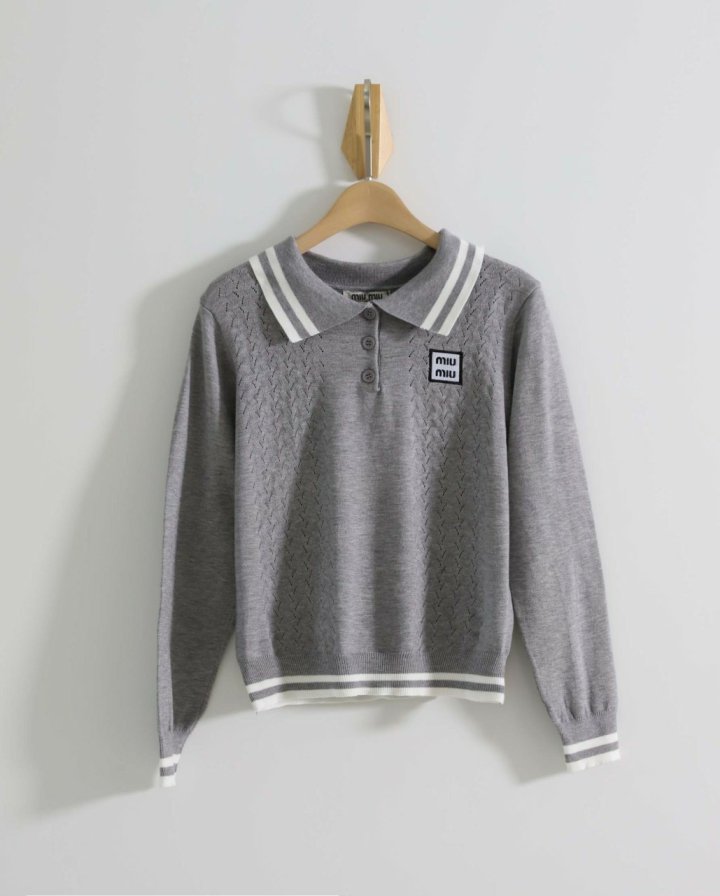 미우미우  레트로 배색 니트 스웨터 
