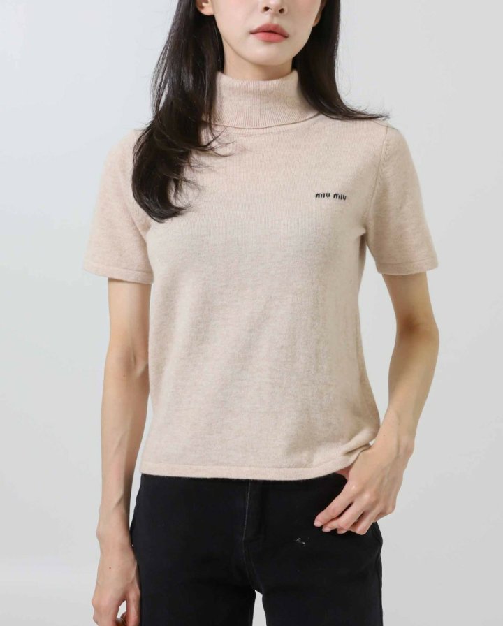 미우미우  캐주얼 로고 반팔 스웨터 