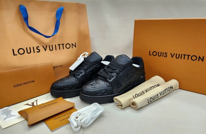 루이비통  LV 트레이너 스니커즈
