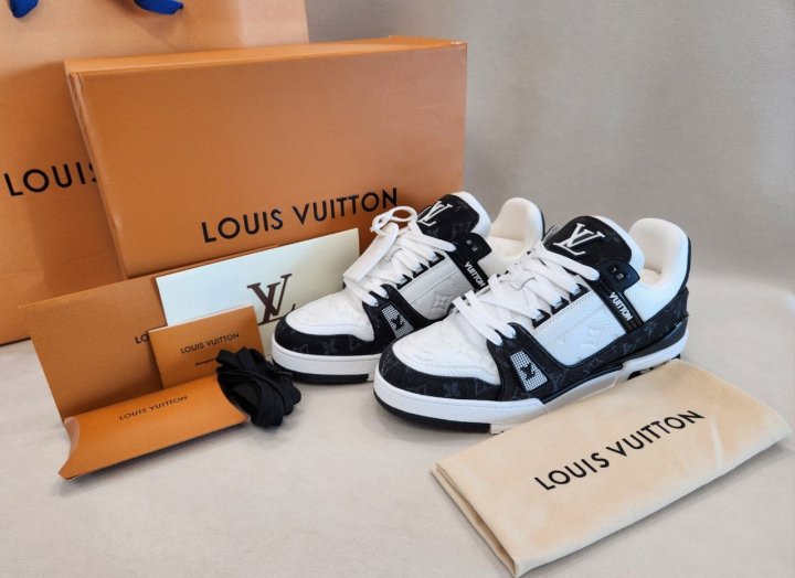 루이비통   LV 트레이너 스니커즈
