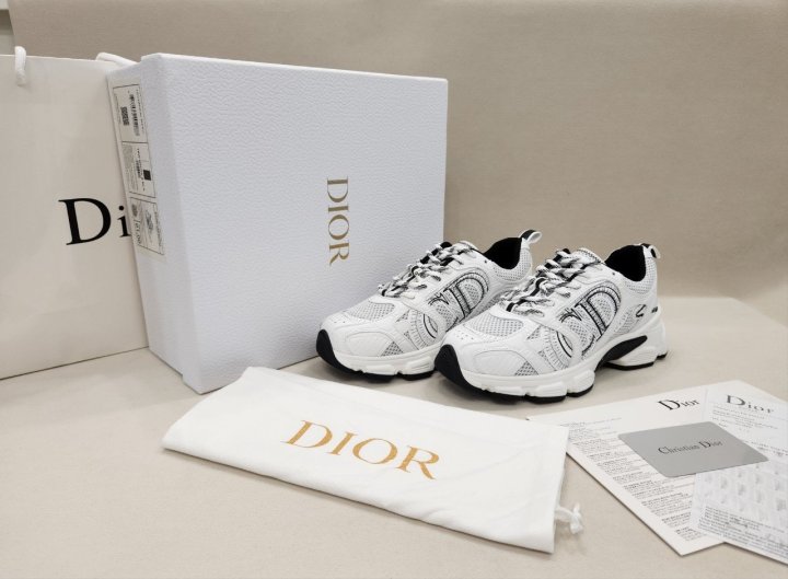 디올   크로노 한소희 스니커즈 
