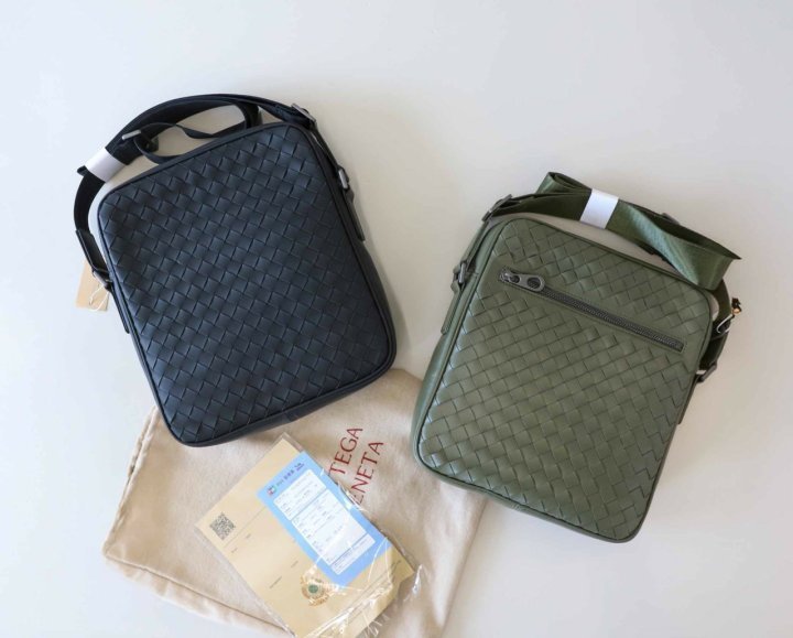 보테가베네타  인트레치아토 미니 메신저백 