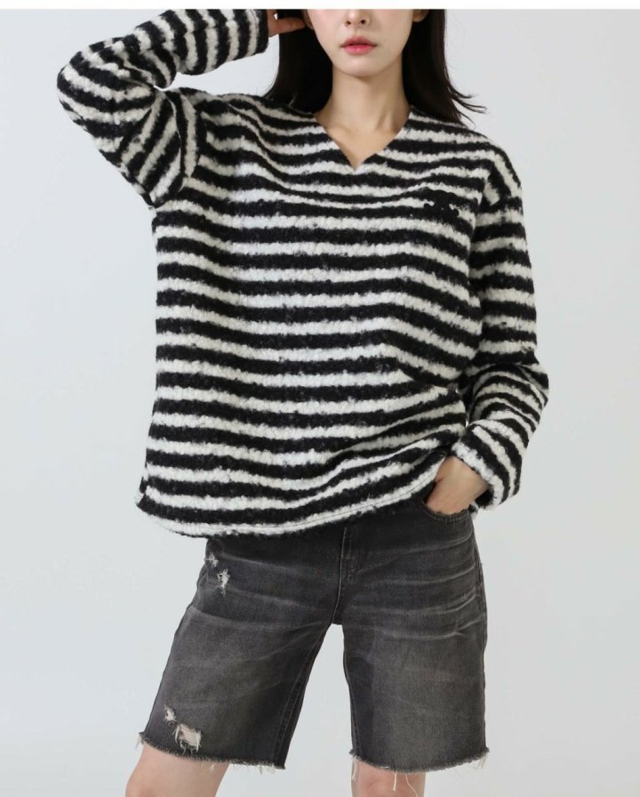 셀린느  엠버시드 브이넥 부클 롱 슬라브