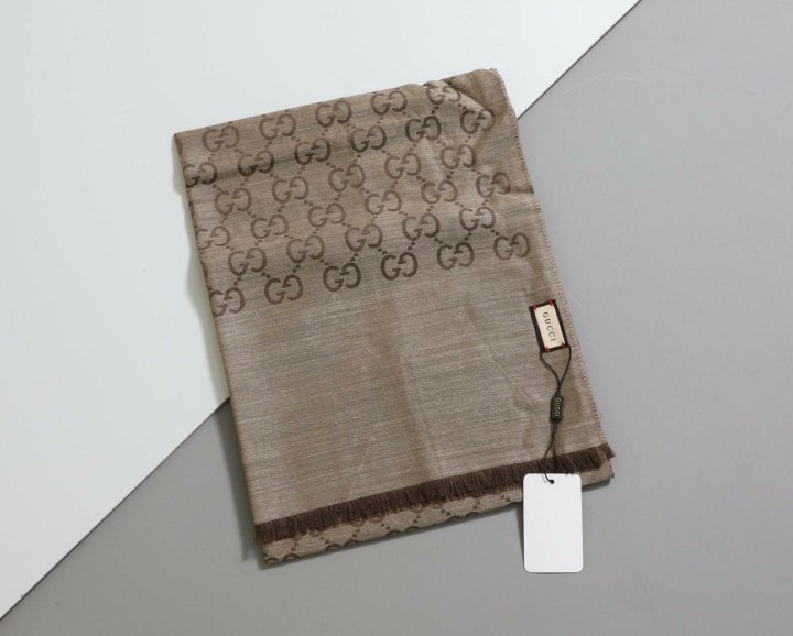 구찌  GG 자카드 스카프   