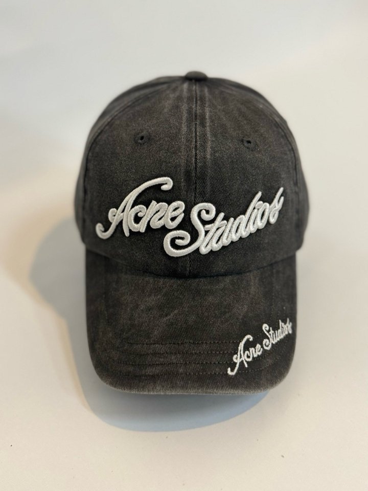 아크네 스튜디오   자수 로고 베이스볼 캡 