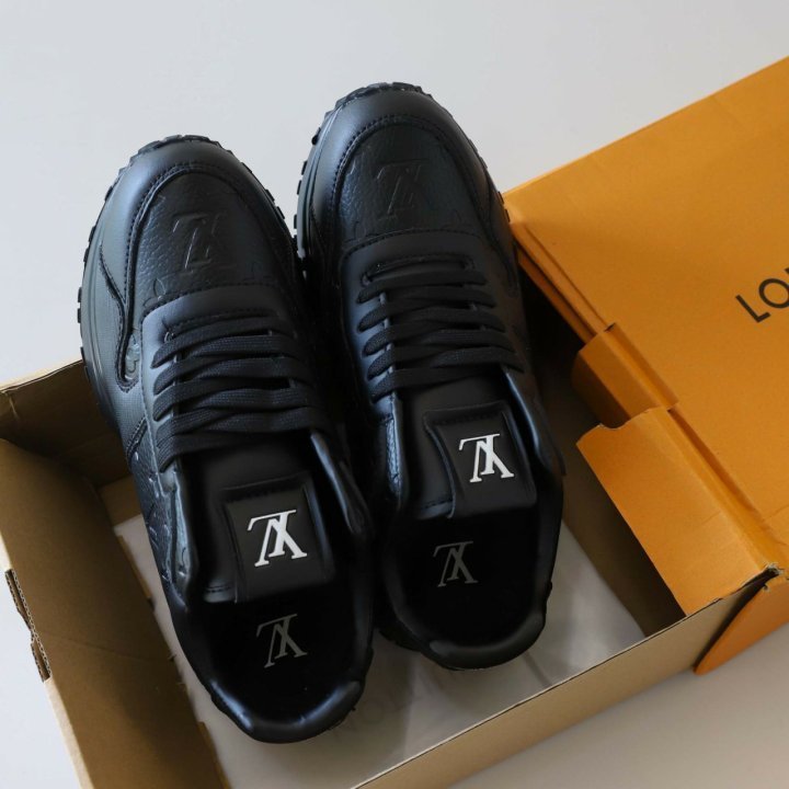 루이비통  런 어웨이 스니커즈