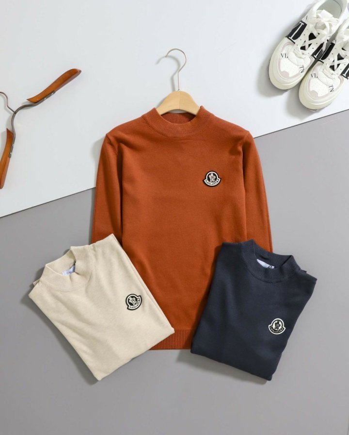 몽클레어  3D 오뚜기 로고 반폴라 니트 