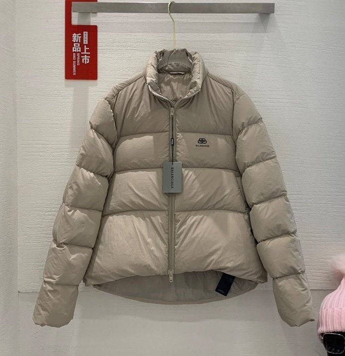 발렌시아가   여성 푸퍼 다운패딩