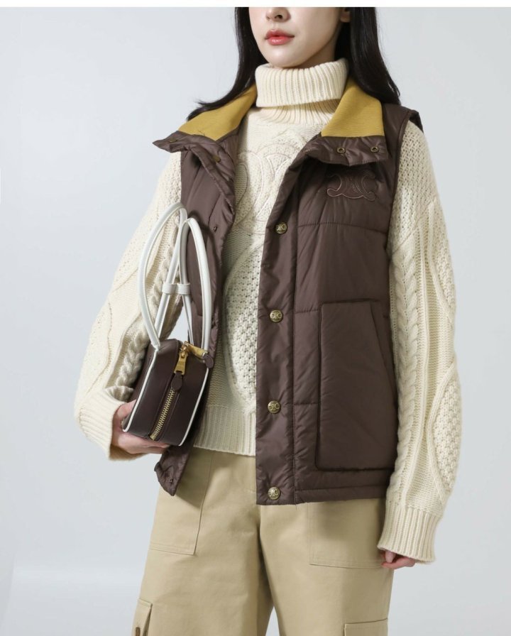 셀린느  라이트 나일론 패딩 베스트 