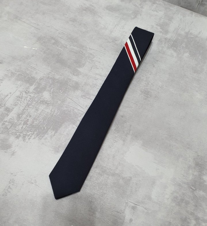 톰브라운  삼선 넥타이