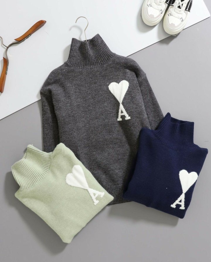 아미  드 쾨르 퍼넬 넥 스웨터  