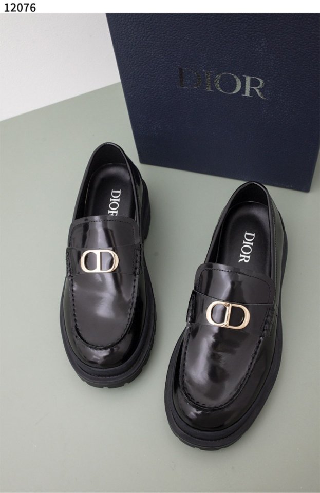 디올   옴므 익스플로러 로퍼 