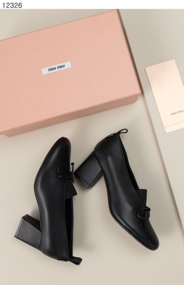 미우미우   엘랑 나파 가죽 펌프스 