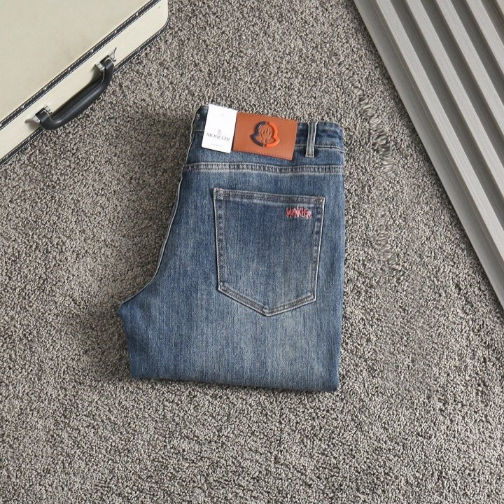 몽클레어  포켓 레터링 자수로고 스판 데님진