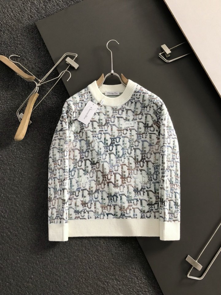 디올  멀티풀 자수로고 자가드 양모 라운드