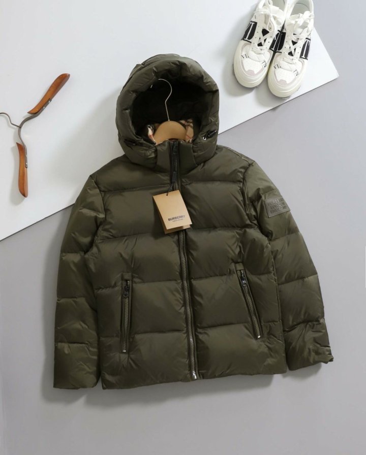버버리  올리브그린 후드 다운 자켓  