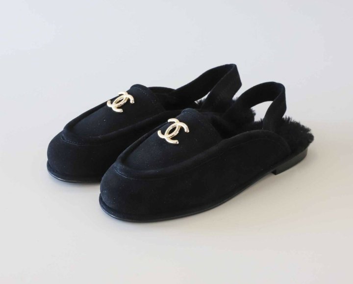 샤넬  스웨이드 시어링 슬리퍼 뮬  