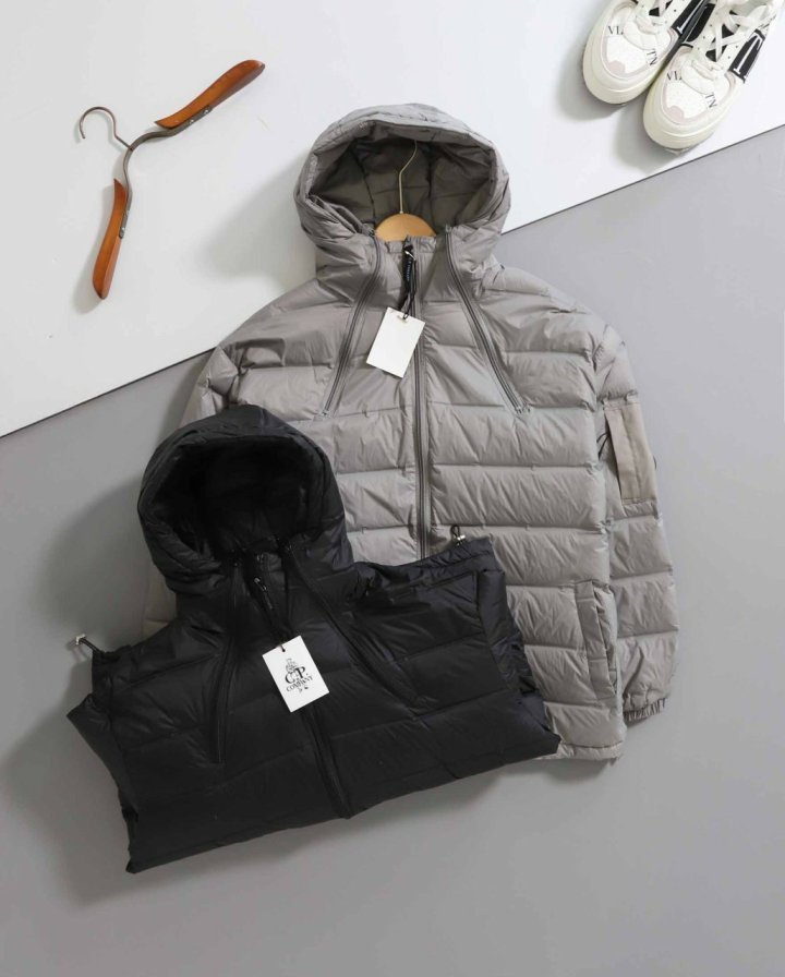 C.P 컴퍼니  멀티 Zip 경량 패딩 자켓