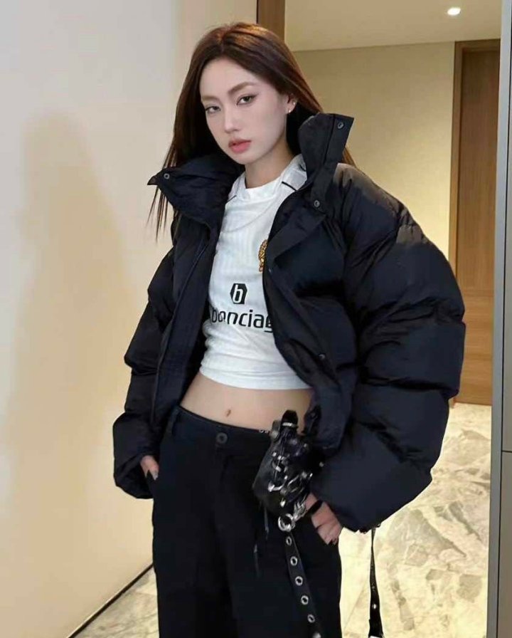 발렌시아가  푸퍼 자켓 