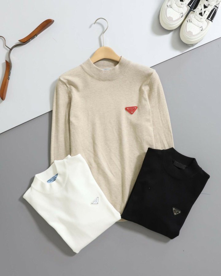 프라다  삼각로고 하프넥 니트 스웨터