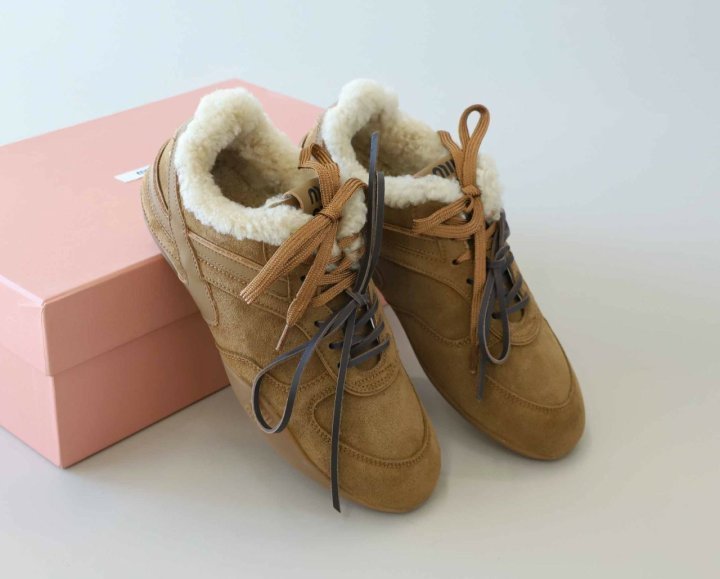 미우미우  짐 레더 스웨이드 스니커즈  