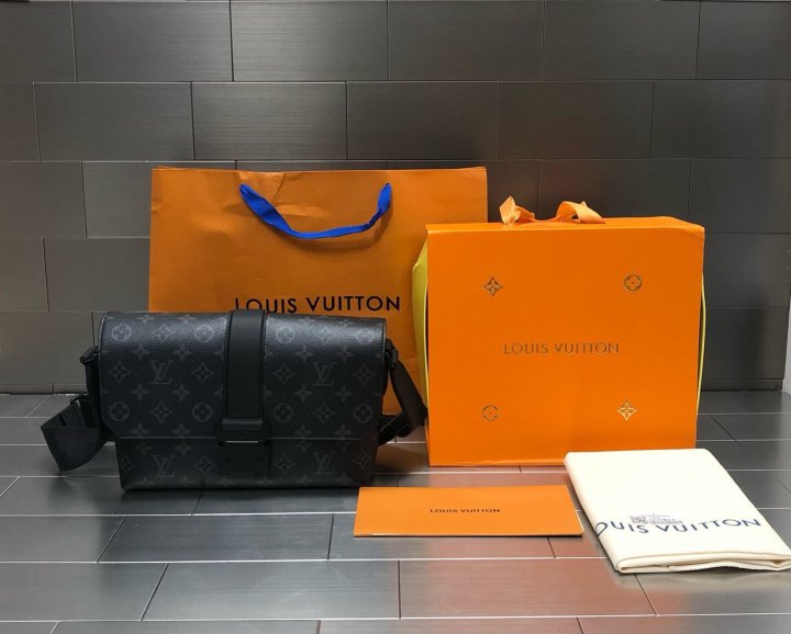 루이비통  S케이프 메신저백  