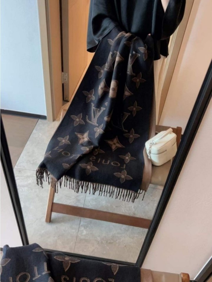 루이비통  모노 숄머플러