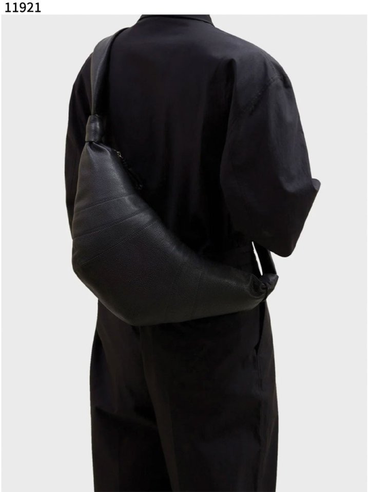 르메르  미디엄 크로와상 백 소프트 나파 레더  