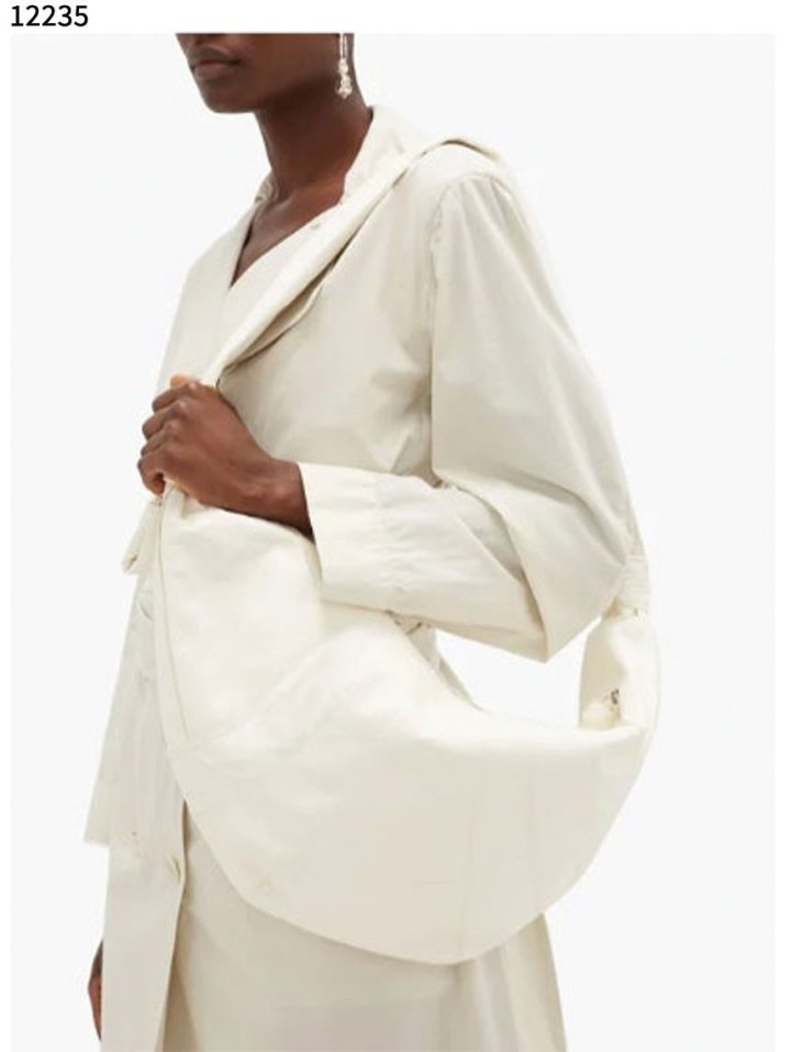 르메르  미디엄 크로와상 백 소프트 나파 레더 