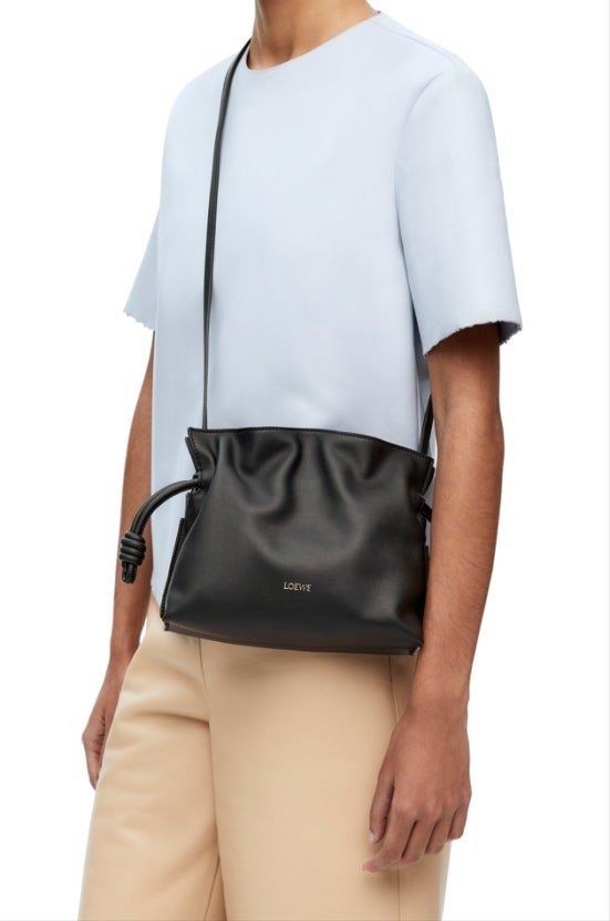 로에베  미니 플라멩코 클러치  