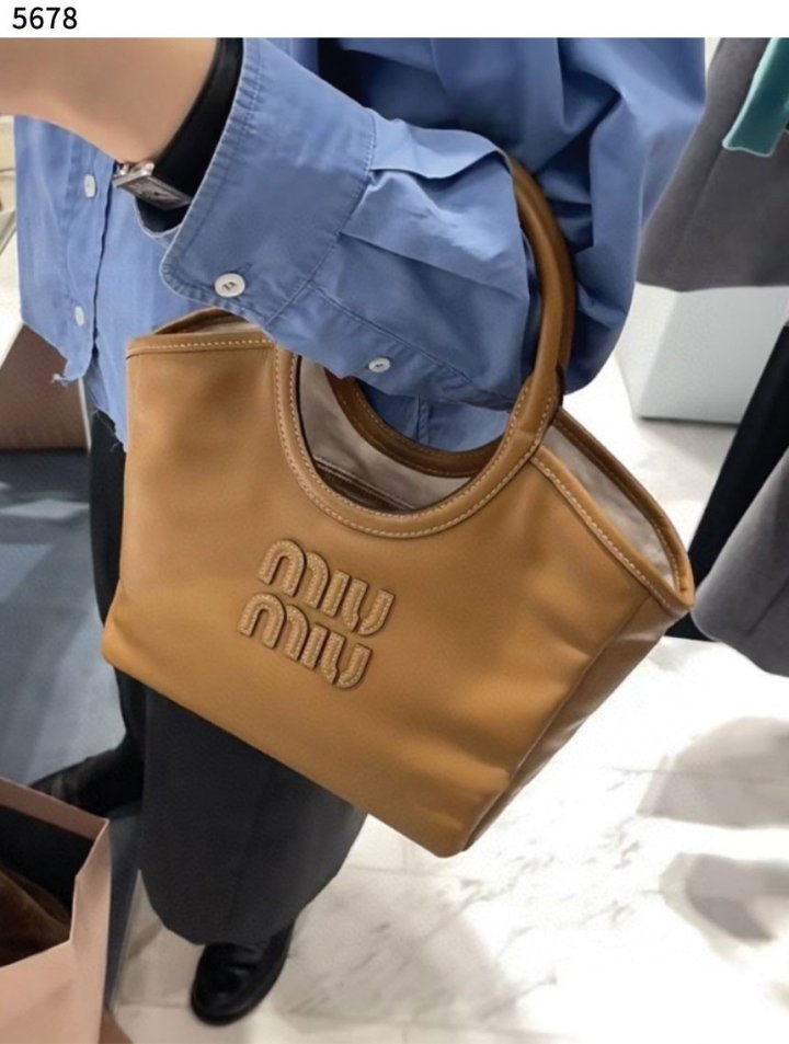 미우미우  아이비 가죽백 스몰백   