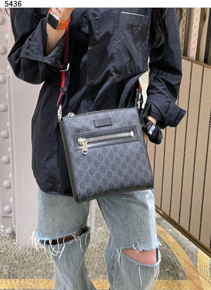 구찌  수프림 메신저백