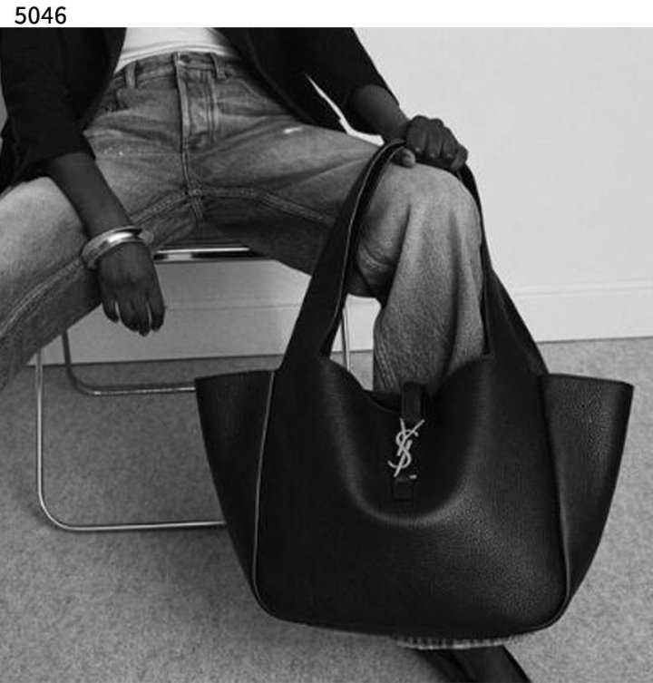 생로랑    BEA TOTE IN GRAINED LEATHER 미디엄백 