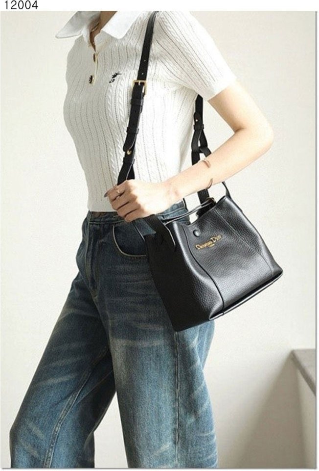 디올  Signature 스몰 버킷백  