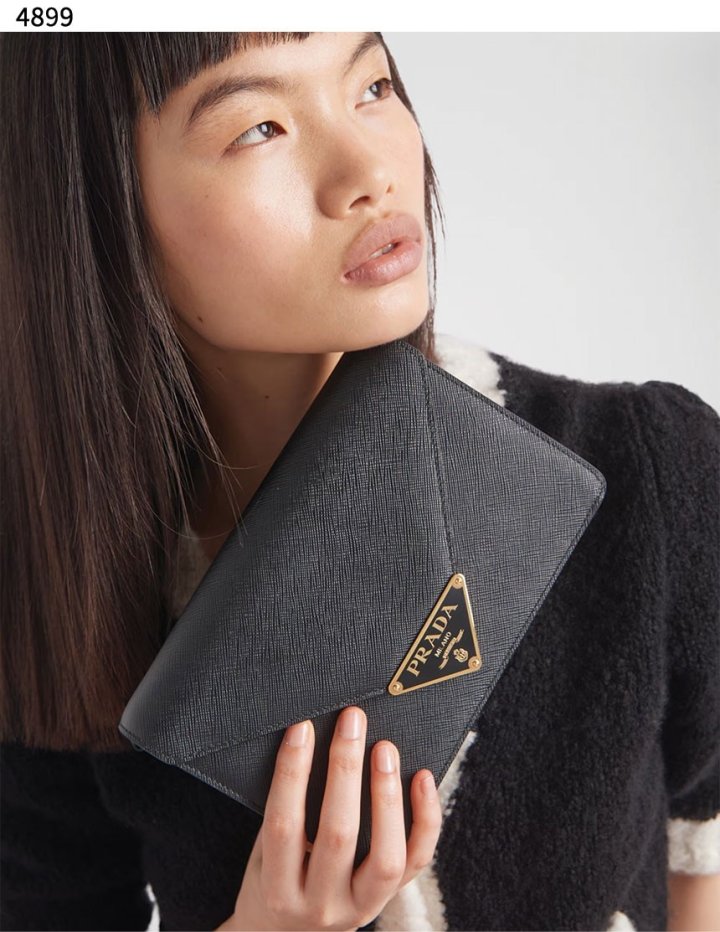 프라다  사피아노 레더 숄더백  