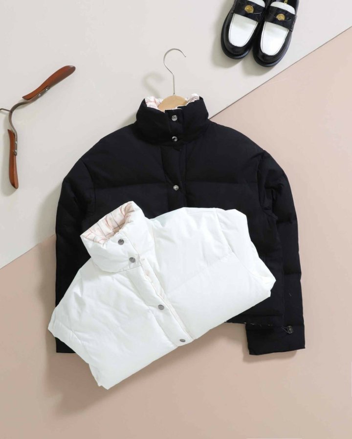 로로피아나  하이넥 미니멀 다운 자켓  