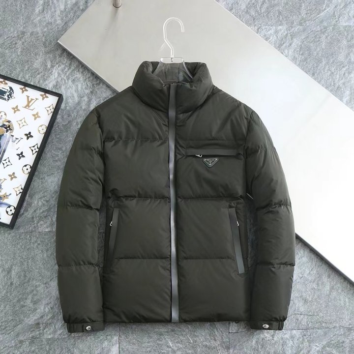 프라다  삼각패치 리나일론 구스 패딩