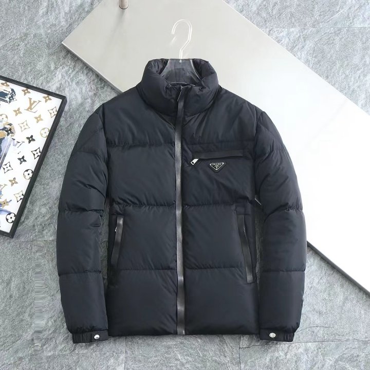 프라다  삼각패치 리나일론 구스 패딩