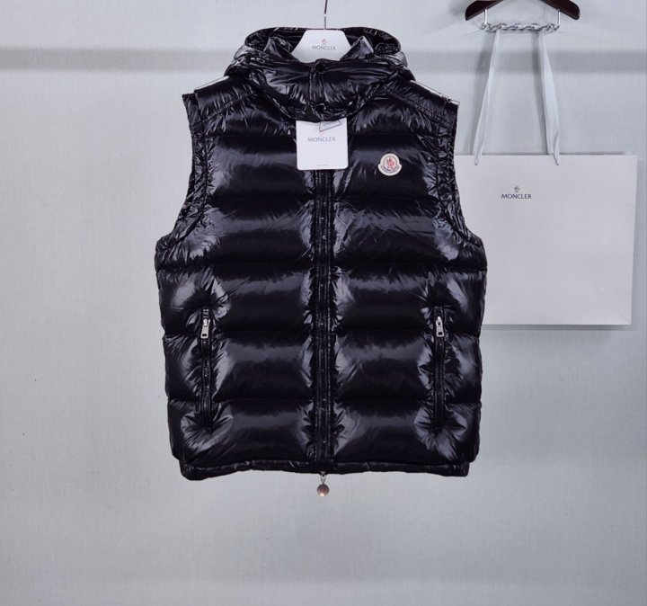 몽클레어  보르메스 후드 패딩 조끼