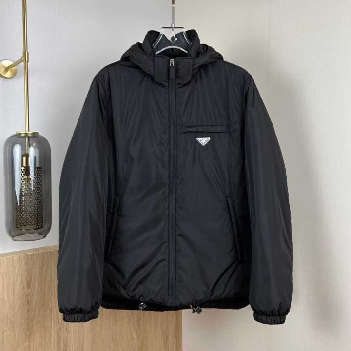 프라다  리나일론 푸퍼 구스 패딩